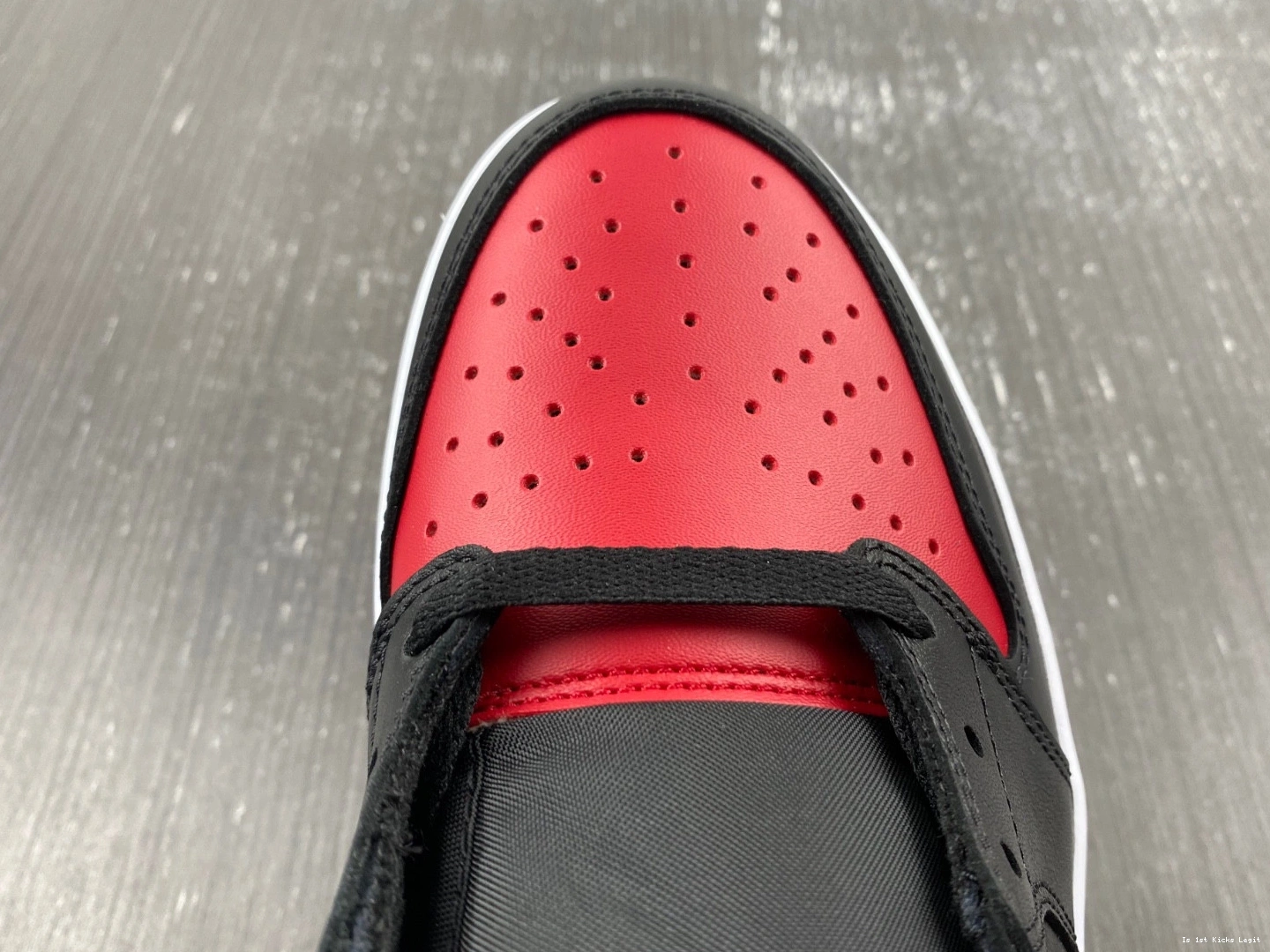 1 - Low Retro Jordan (2015) Bred 705329-001 1026